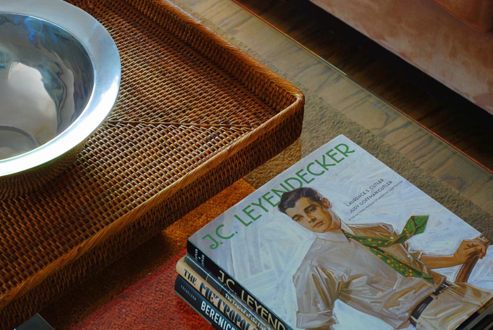 Details of the coffee table. A great combination of colors and textures in this image.